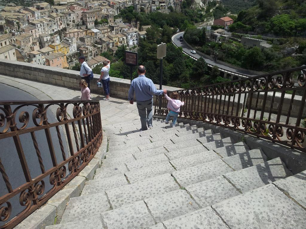 Ciràsa Vila Ragusa Exterior foto